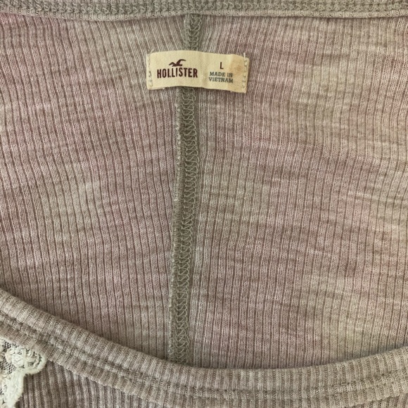 Hollistor V-Shape Hem with Lace Detail - Picture 4 of 6